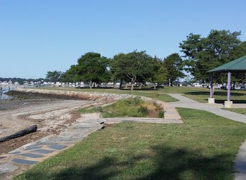 rhode-island/east-bay/landmark/sabin-point-waterfront-park