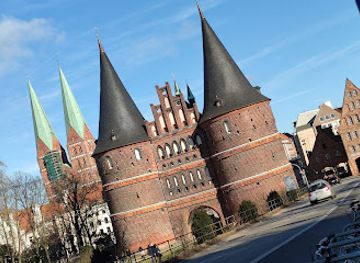 germany/lubeck/st-lorenz/landmark/holstentor-square