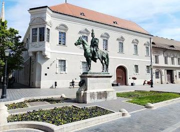 hungary/budapest/landmark/equestrian-statue-of-andras-hadik
