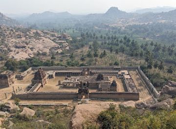 india/hampi/landmark/mathanga-hill