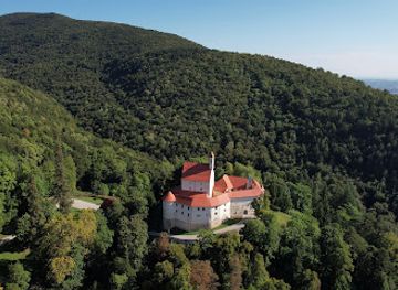 slovenia/posavje/landmark/pisece-castle
