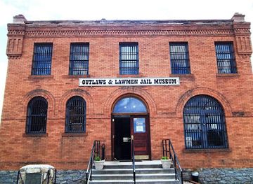 colorado/pikes-peak-region/landmark/outlaws-law-men-jail-museum