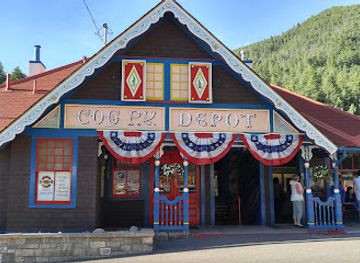 colorado/pikes-peak-region/landmark/the-broadmoor-manitou-and-pikes-peak-cog-railway