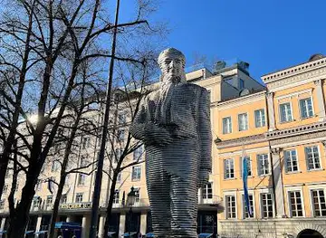 Maximilian-von-Montgelas-Statue