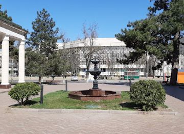 moldova/chisinau/landmark/the-monument-of-ion-and-doina-aldea-teodorovici