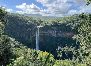 mauritius/black-river-gorges-national-park/landmark/chamarel-waterfall-viewpoint