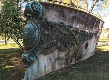 kentucky/bowling-green/landmark/gunboat-tennessee-monument