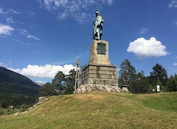 austria/carinthia/landmark/monumento-al-granatiere-austriaco-denkmal-zum-osterreichischen-grenadier-spomenik-avstrijskemu-granatniku