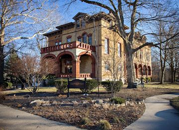 illinois/central-illinois/landmark/vrooman-mansion