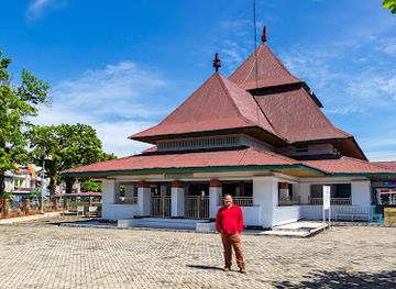 indonesia/bengkulu/landmark/de-djamik-moskee-ontworpen-door-boeng-karno