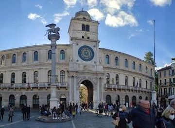 italy/venice/landmark/piazza-dei-signori