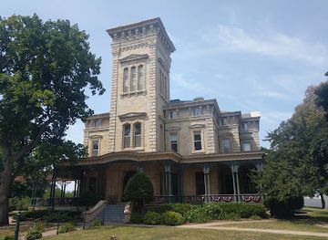 illinois/quad-cities/landmark/quarters-one