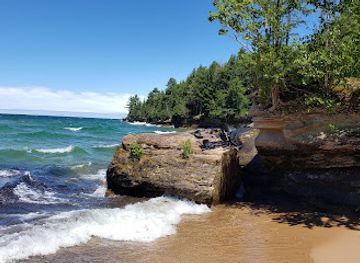 michigan/pictured-rocks-national-lakeshore/landmark/lake-superior-historical-marker-at-scott-falls-roadside-park