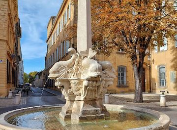 france/aix-en-provence/mazarin-district/landmark/place-des-quatre-dauphins