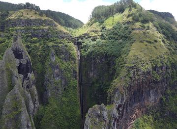 french-polynesia/nuku-hiva/landmark/vaipo-waterfall