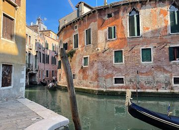 italy/venice/san-marco/landmark/campiello-del-carro