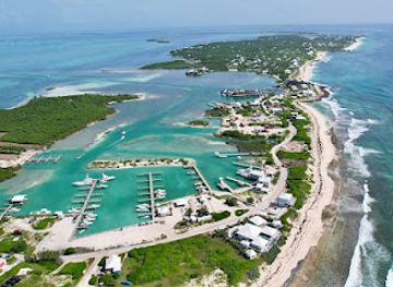 the-bahamas/abaco-islands/landmark/sea-spray-resort-marina