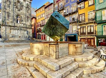 portugal/porto/ribeira/landmark/fonte-do-cubo