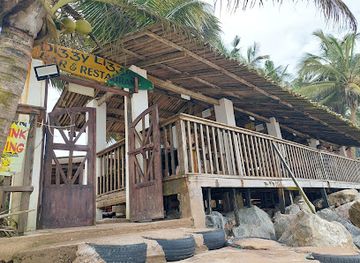 ghana/kokrobite/landmark/dizzy-lizzie-s-beach-house-hotel-restaurant