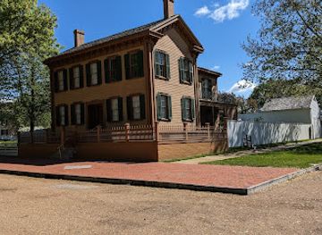 illinois/lincoln-home-national-historic-site/landmark/lincoln-home-national-historic-site-visitor-center