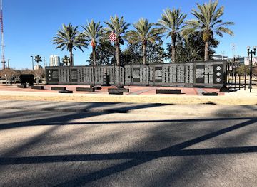 florida/jacksonville/san-marco/landmark/jacksonville-veterans-memorial-wall