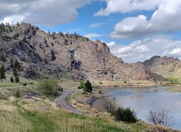 montana/the-little-belt-mountains/landmark/hardy-bridge