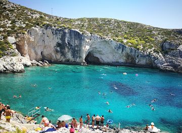 greece/zakynthos/landmark/porto-limnionas-beach