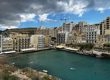 malta/xlendi/landmark/cliff-spot