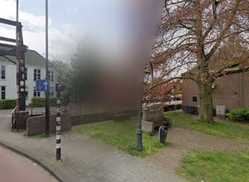 netherlands/vechtstreek/landmark/gedenkteken-voor-de-gevallenen-voor-vrede-vrijheid-en-democratie