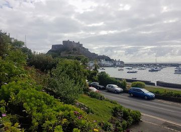 jersey/saint-peter/landmark/mont-orgueil-castle