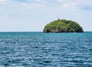 philippines/visayas/landmark/mantalinga-island