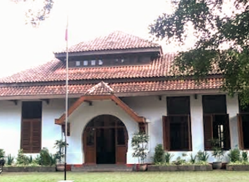 indonesia/bandung/landmark/landraadgebouw-te-bandoeng