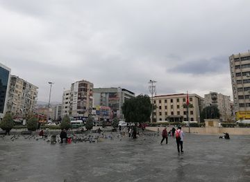 turkiye/izmir/bornova/landmark/bornova-meydan