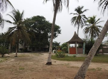 benin/ouidah-beach/landmark/arbre-du-retour