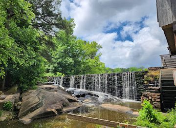 north-carolina/raleigh/cameron-village/landmark/historic-yates-mill-county-park