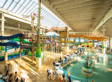 wisconsin/sheboygan/landmark/breaker-bay-waterpark