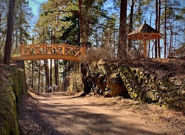 norway/oslo/frogner/landmark/paraplyen-pavilion-and-wooden-bridge-modern-rebuilt