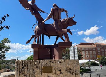 spain/aragon/landmark/monumento-a-la-vaquilla