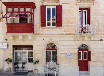 malta/sliema/landmark/two-pillows-boutique-hostel