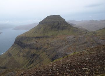 faroe-islands/eysturoy/landmark/sornfelli
