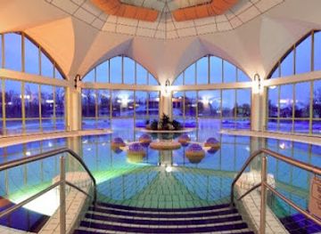 hungary/western-transdanubia/landmark/sarvari-gyogy-es-wellnessfurdo