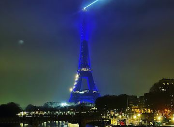 france/paris/champs-elysees/landmark/fontaine-du-cirque