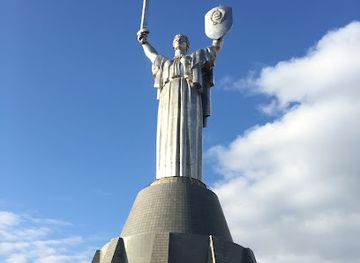 ukraine/vysokyi-verkh/landmark/ukrainian-motherland-monument