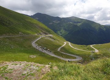 romania/transfagarasan-highway/landmark/cascada-mica-capra