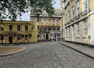united-kingdom/bath/landmark/elton-house