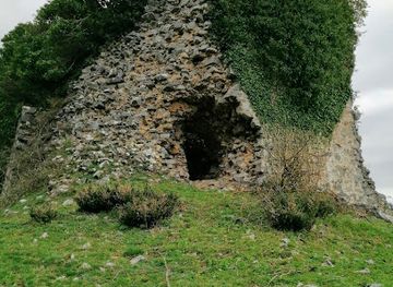 spain/cantabria/landmark/torre-de-cobejo-ruinas