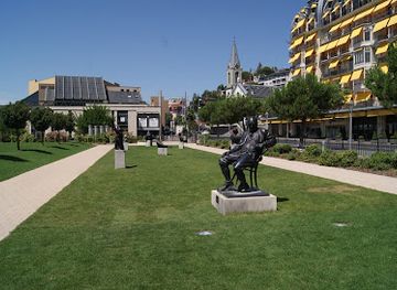 switzerland/vevey/landmark/statue-vladimir-nabokov