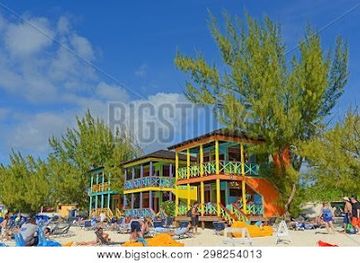 vanuatu/luganville/landmark/lapita-beach-aore-island