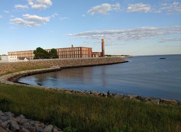 massachusetts/new-bedford/landmark/new-bedford-covewalk