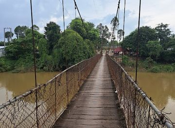 cambodia/battambang-province/landmark/kampong-pil-pagoda
